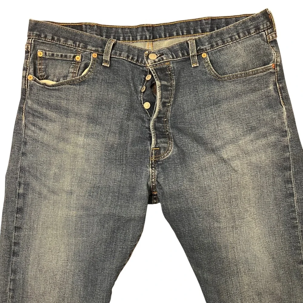 Levi's 501 Jeans Mens 40x30 Blue Medium Wash Button Fly Straight fits‎ (40x29)